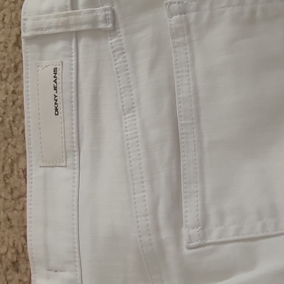 DKNY white short - Picture 5 of 9